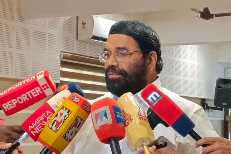 തൃശൂർ പൂരം വെടിക്കെട്ട് അപകടത്തിൽ വെടിമരുന്നിന്റെ അളവ് അനുവദനീയമായതിലും അധികമായിരുന്നോ എന്ന കാര്യം പ്രത്യേകമായി അന്വേഷിക്കുമെന്ന് മന്ത്രി വി എൻ വാസവൻ.